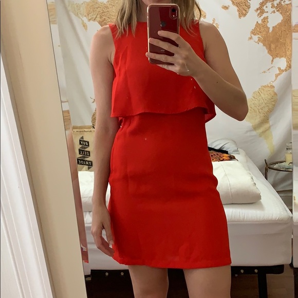 3/25 - Red sleeveless dress - Picture 3 of 9